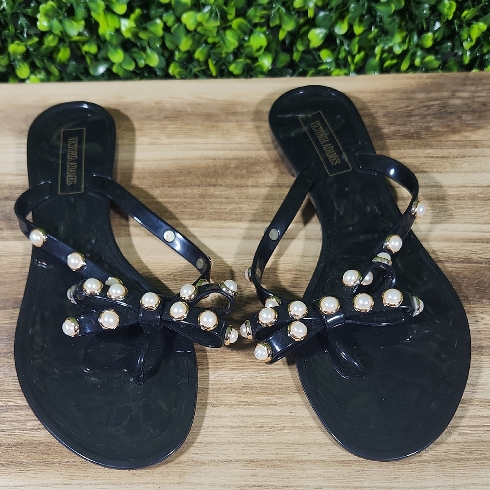 Victoria Adames Black Pearl Sandals Size 7 NWT